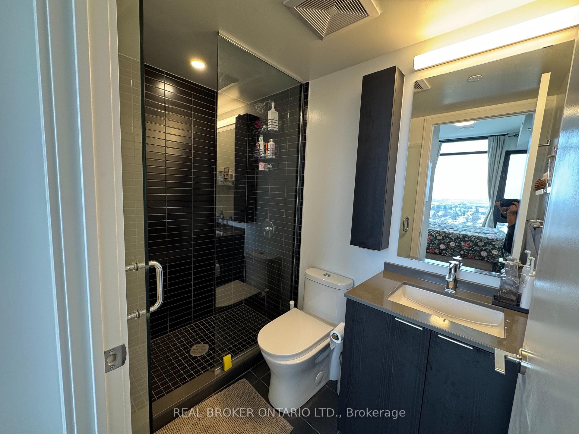 86 Dundas Street Unit 1412 photo 9