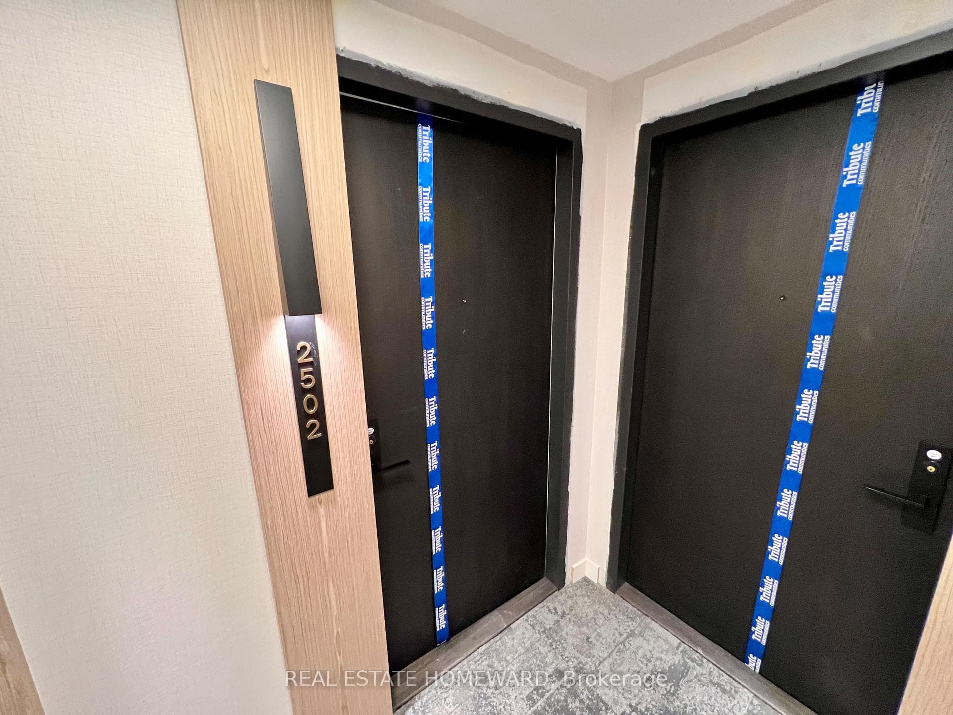 20 Soudan Avenue Unit 2502 photo 2