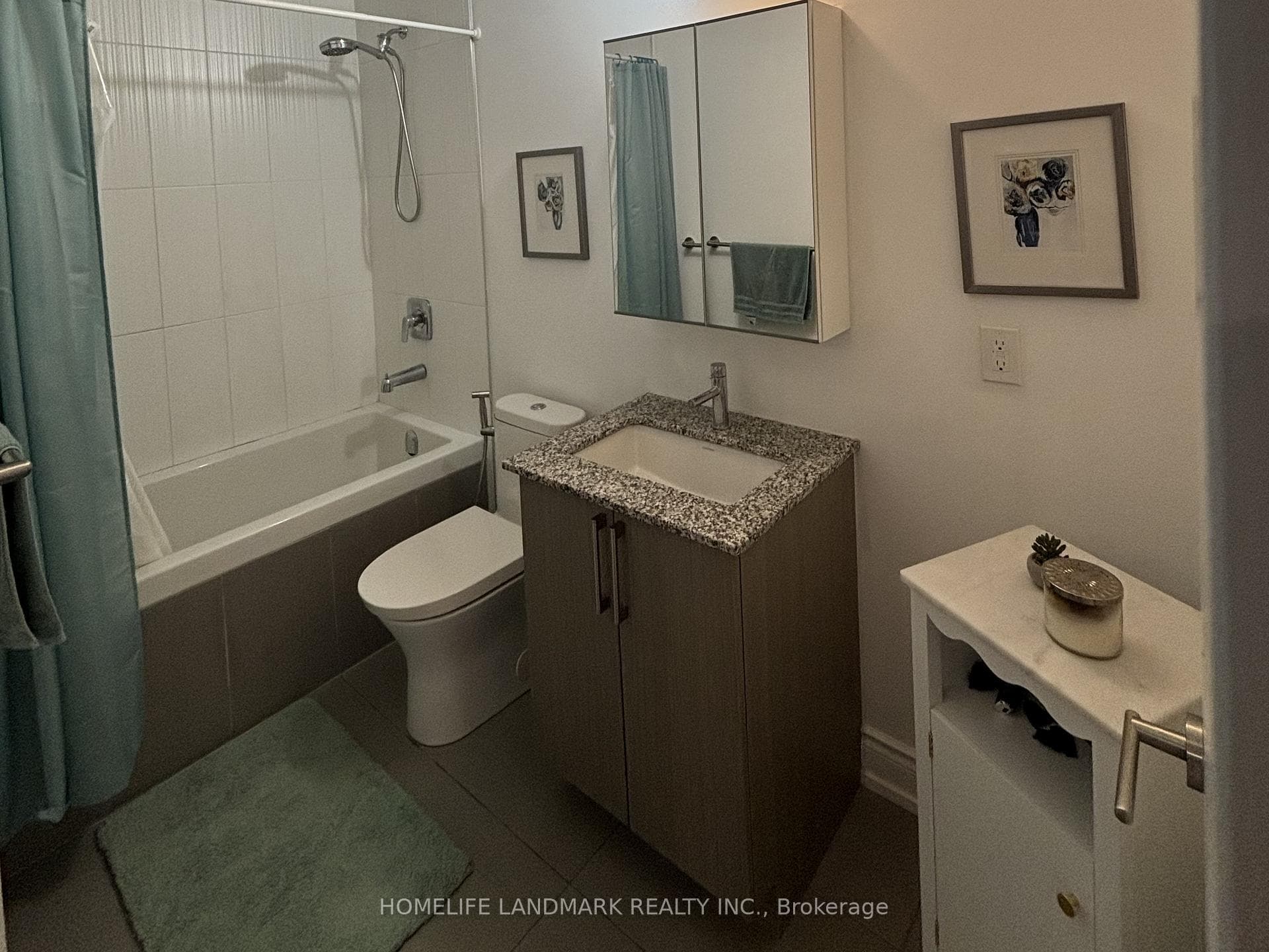 9608 Yonge Street Unit 303 photo 11