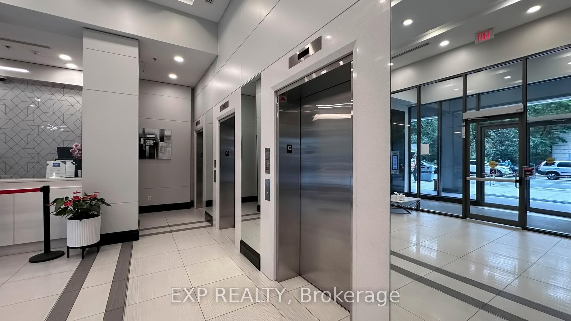 25 Lower Simcoe Street Unit 1106 photo 5