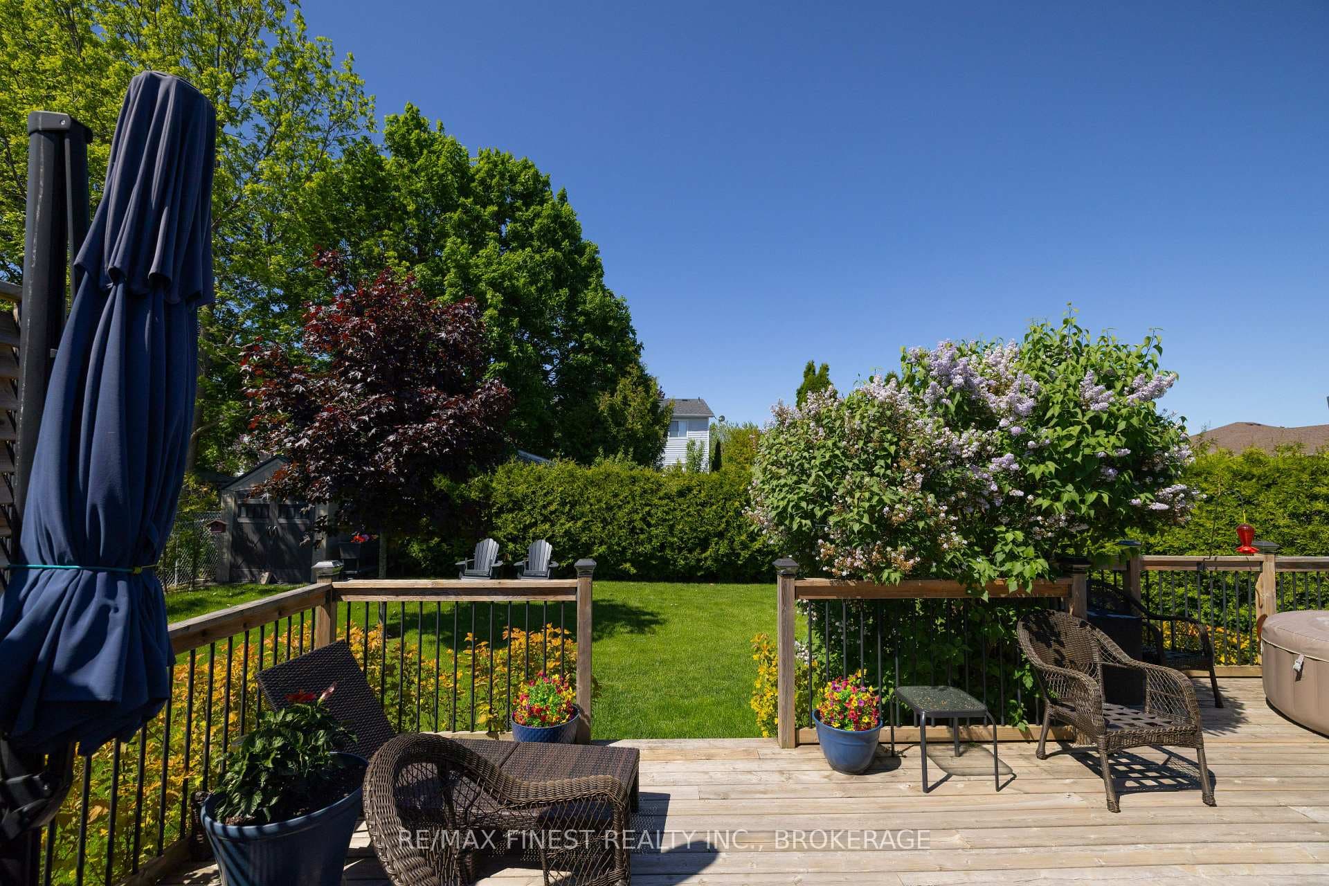 320 Friarhill Crescent photo 44