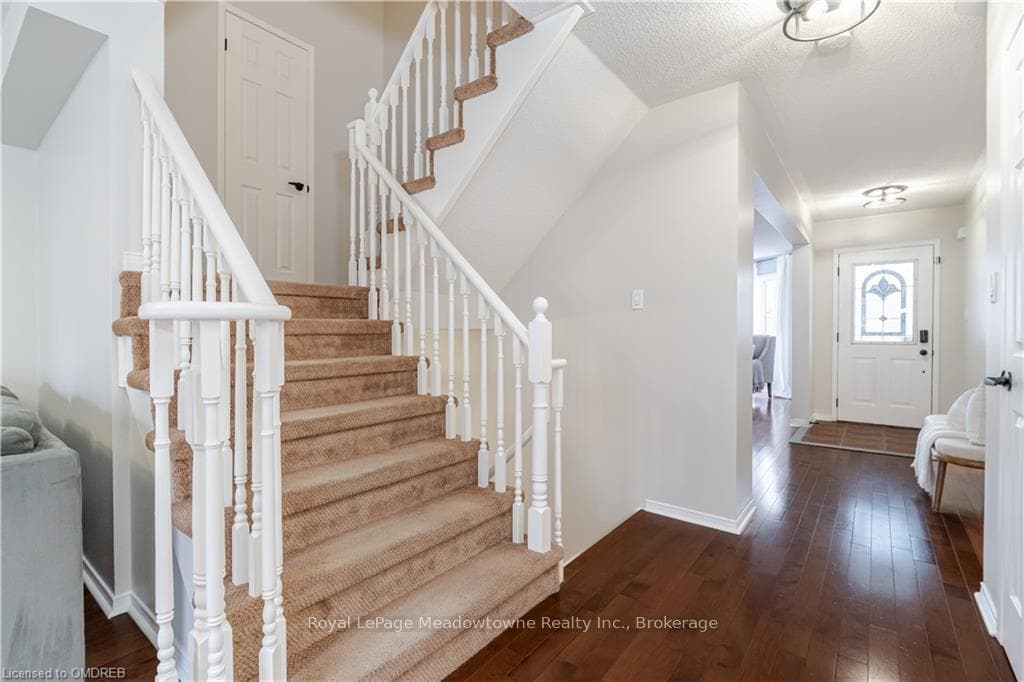 63 BABCOCK Crescent photo 23