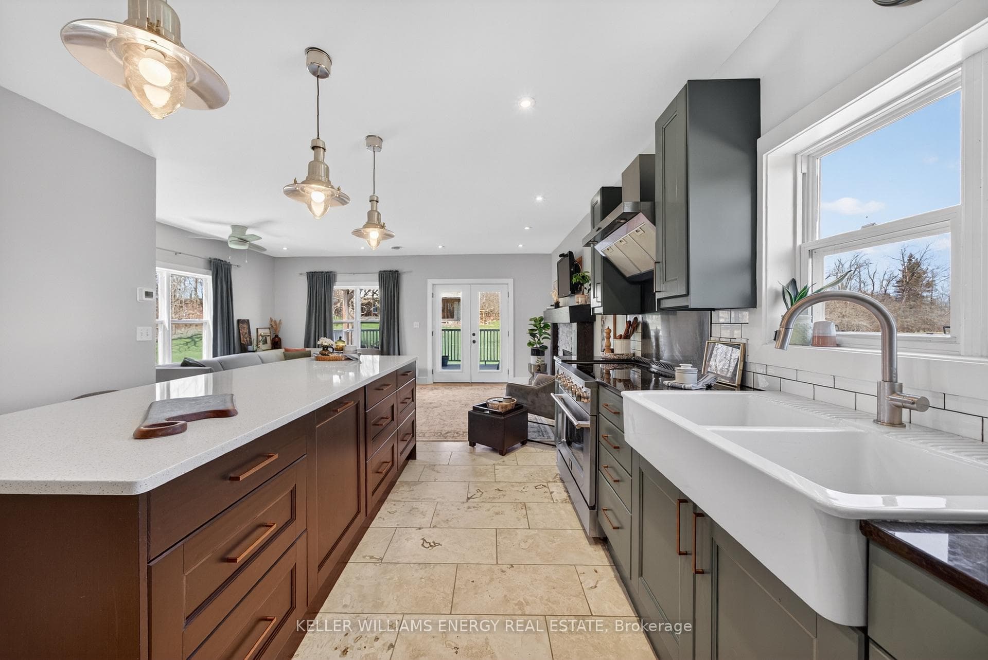 641 Melville Road photo 7