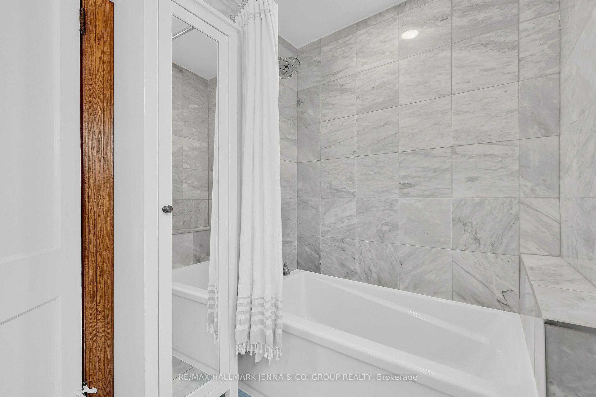 50 Willard Street photo 30