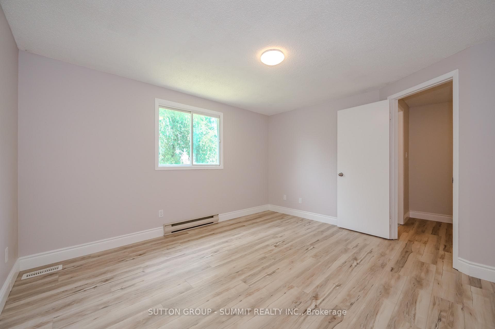 24 DANVILLE Avenue photo 21
