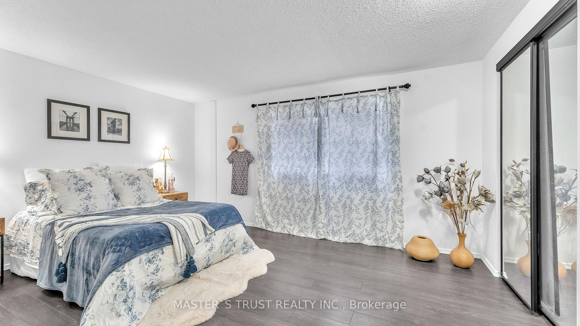 208 Monmore Road photo 18