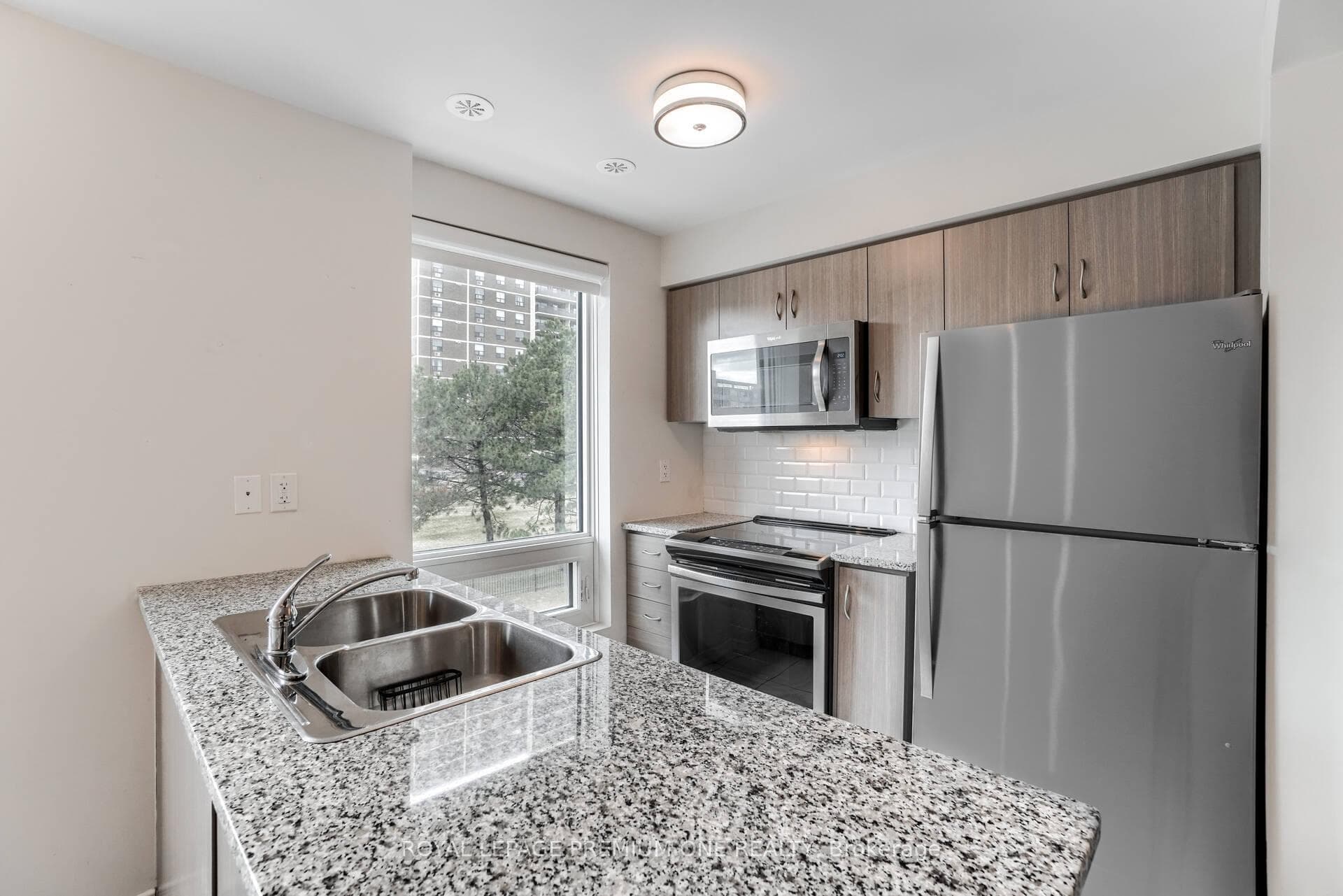 3 Applewood Lane Unit 211 photo 12