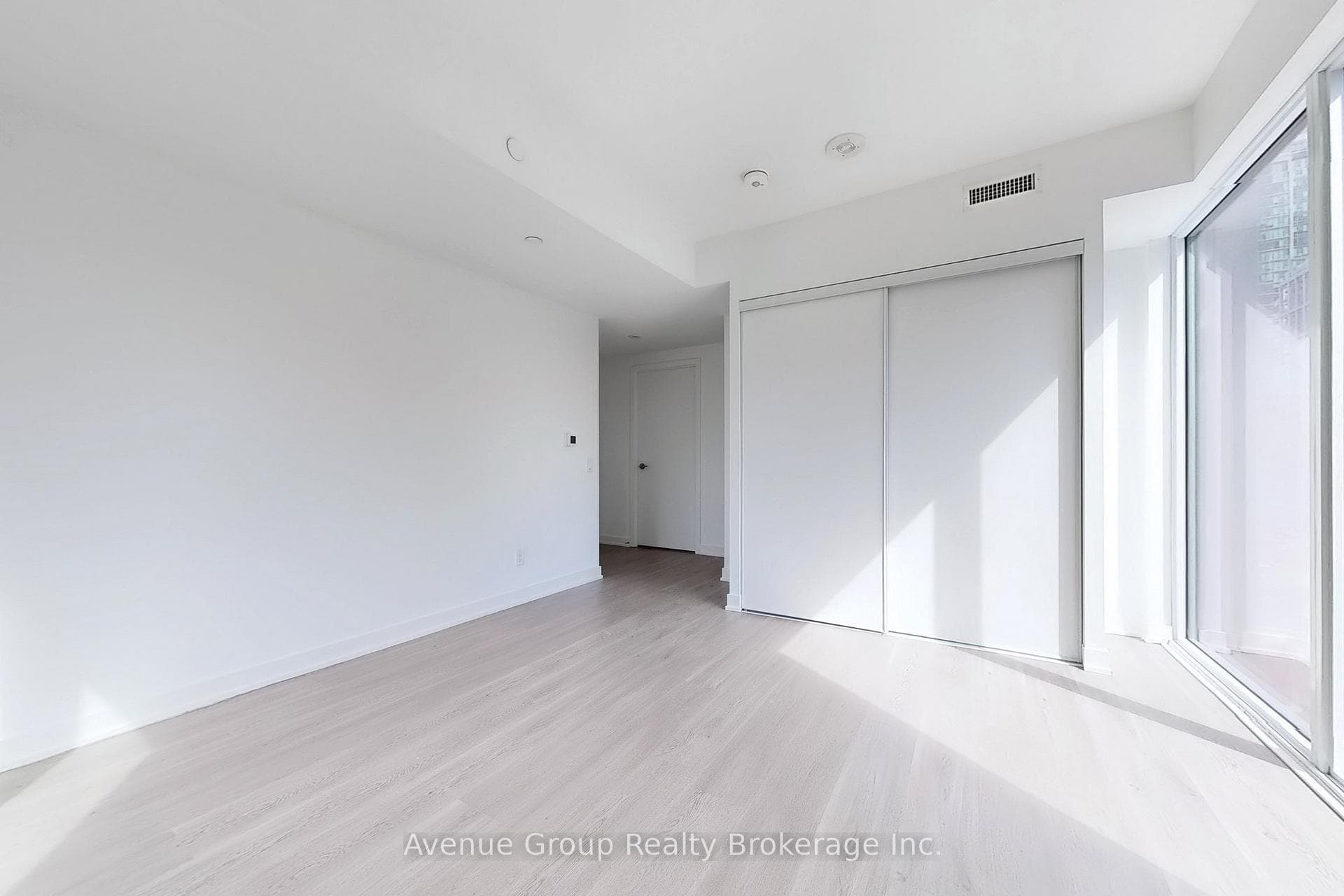 8 Wellesley Street Unit 708 photo 16