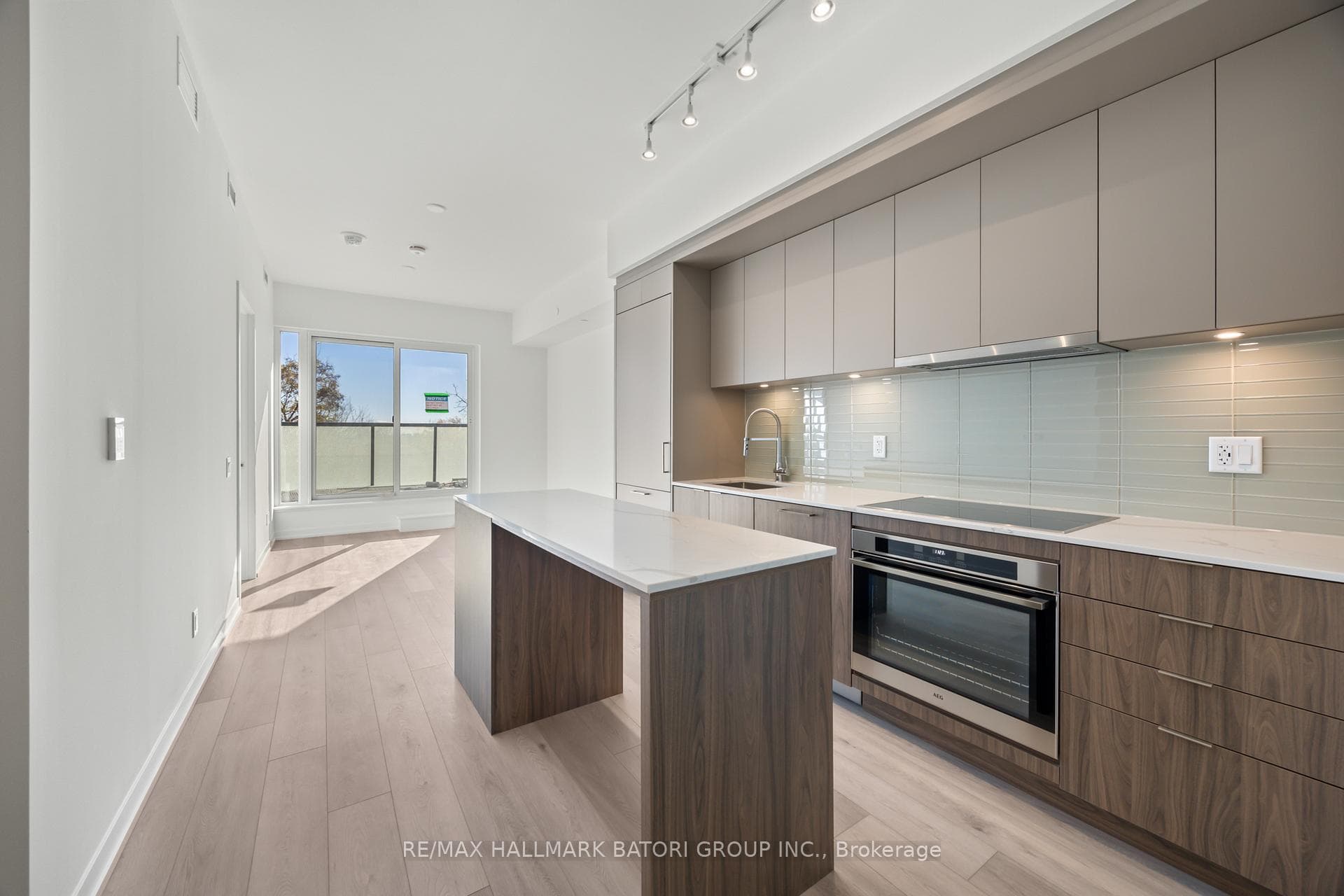 863 St. Clair Avenue Unit 408 photo 4