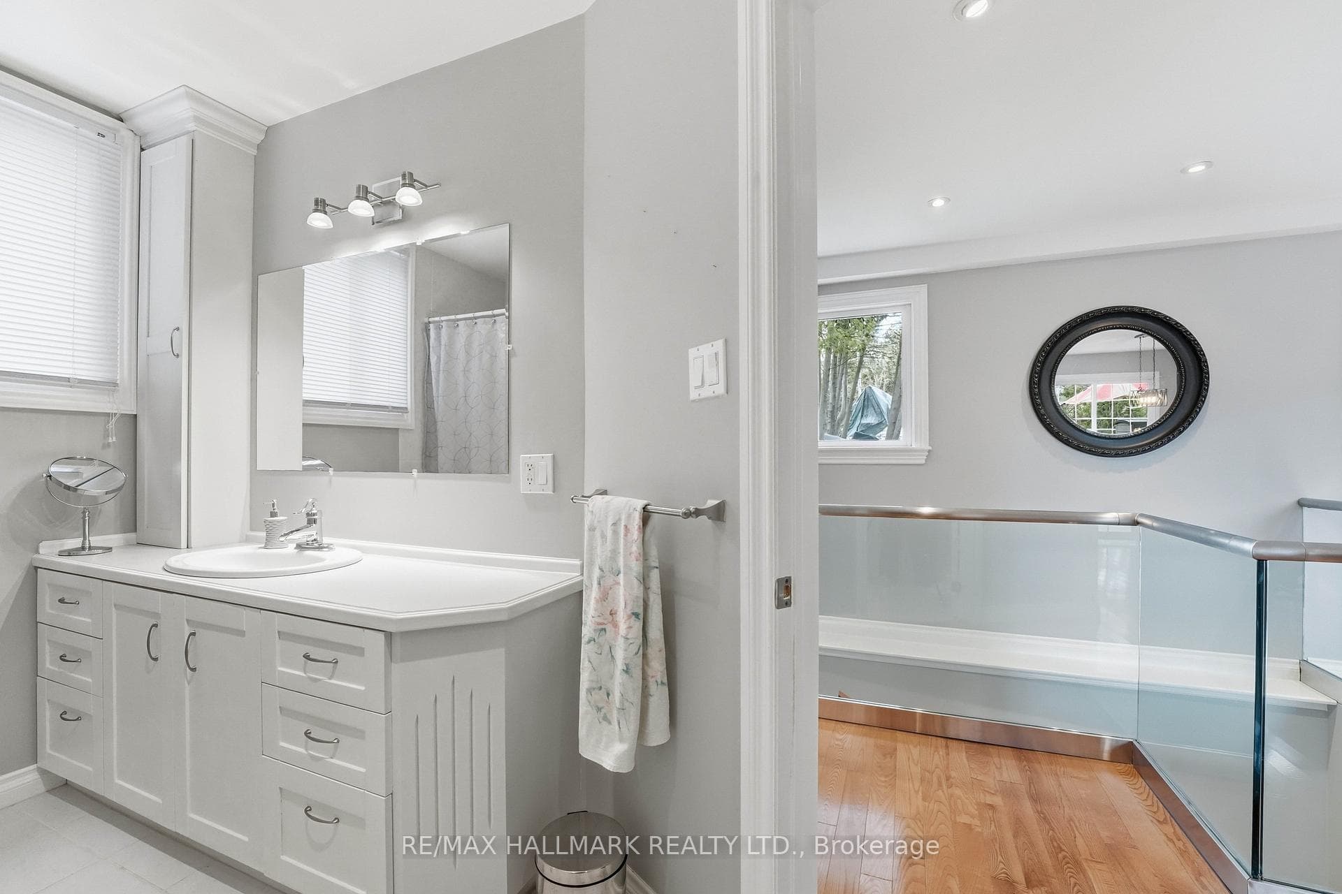104 Riverbank Drive photo 33