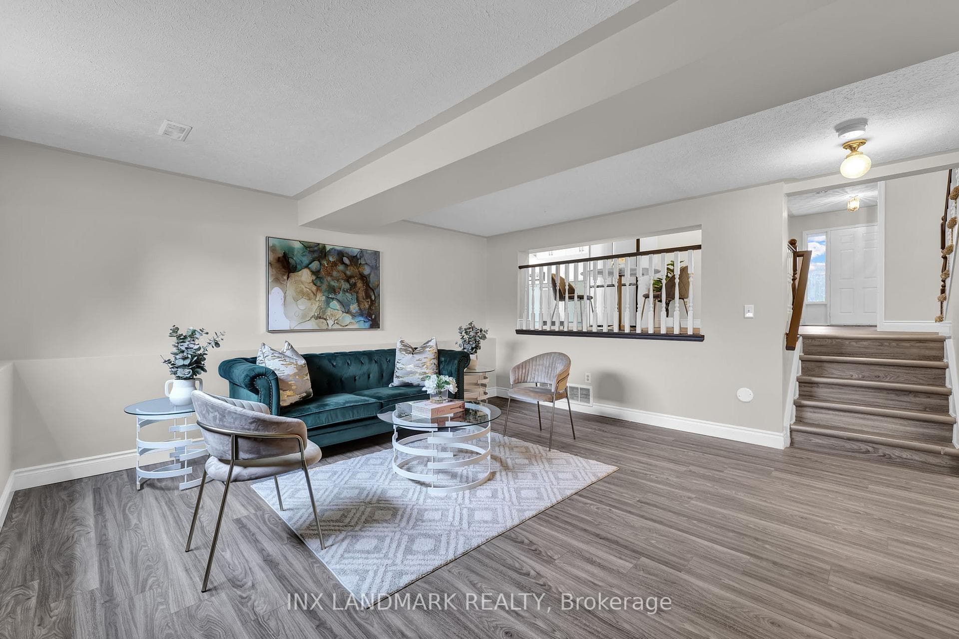 39 Leslie Avenue photo 13