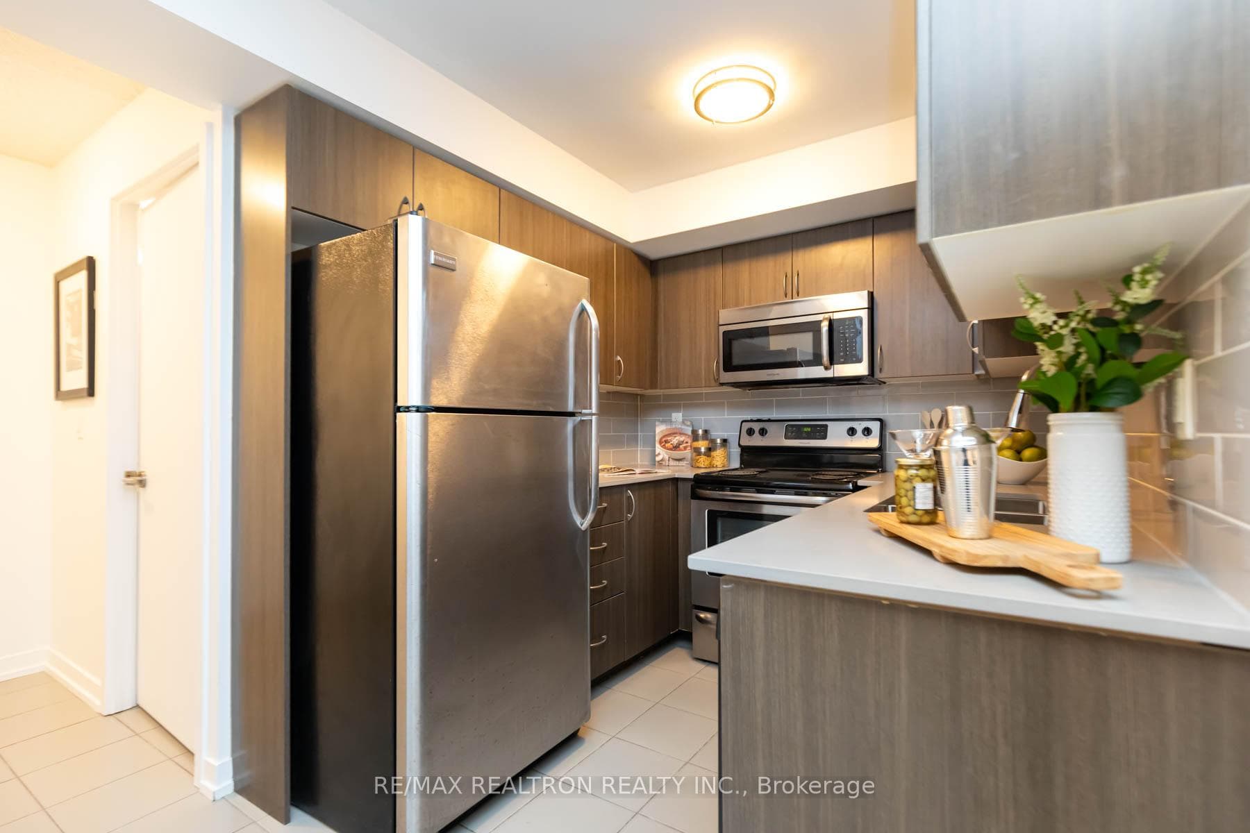 812 Lansdowne Avenue Unit 217 photo 29