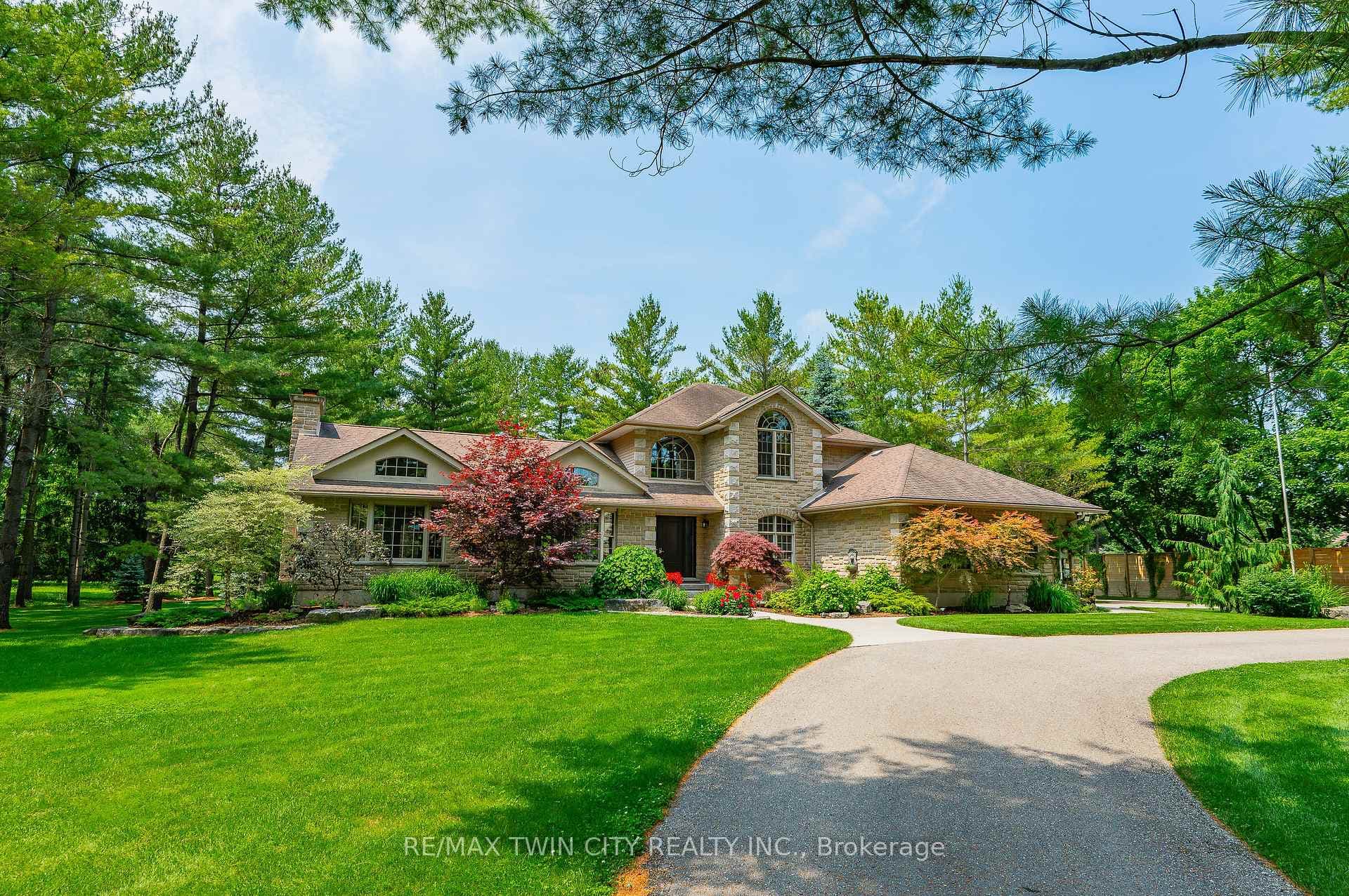 9 Grand River Drive photo 7