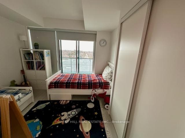 31 Tippett Road Unit 501 photo 8