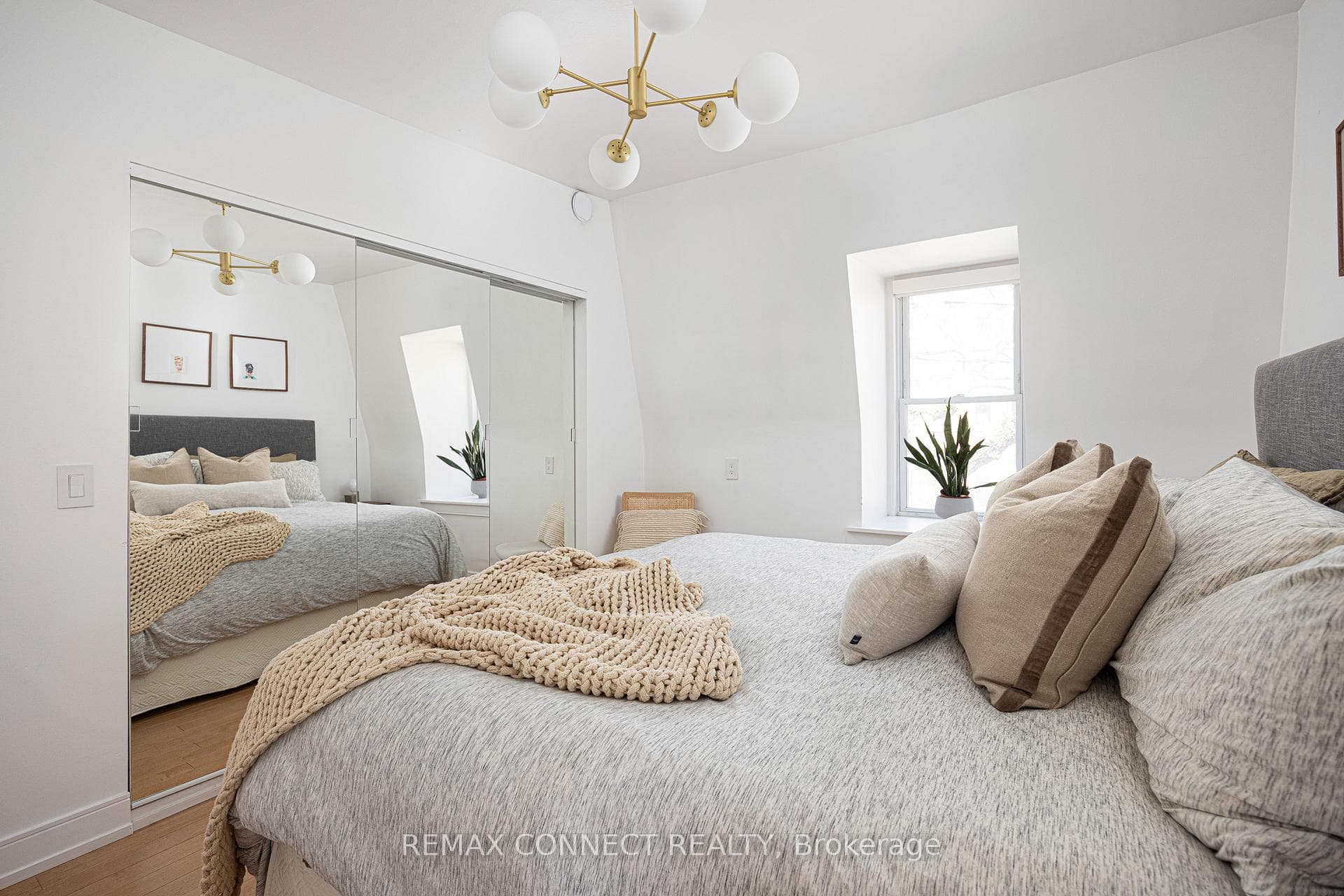 553 King Street photo 24