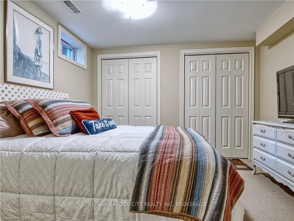 bedroom basement with double closets.