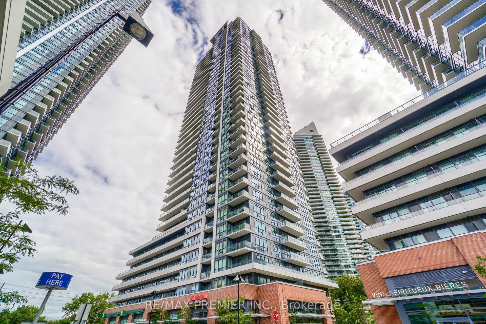2212 Lake Shore Boulevard Unit 303 photo 1