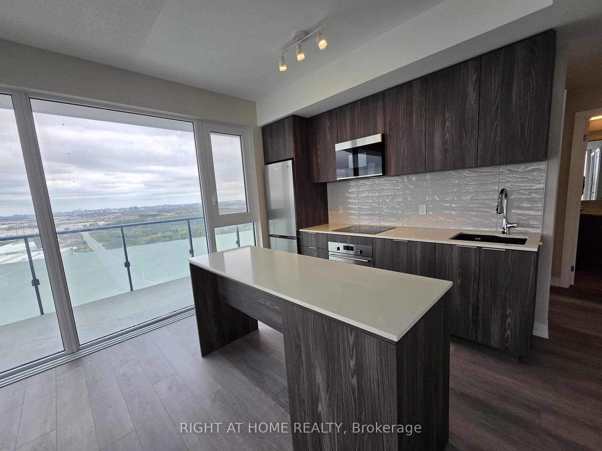 15 Skyridge Drive Unit 3002 photo 8