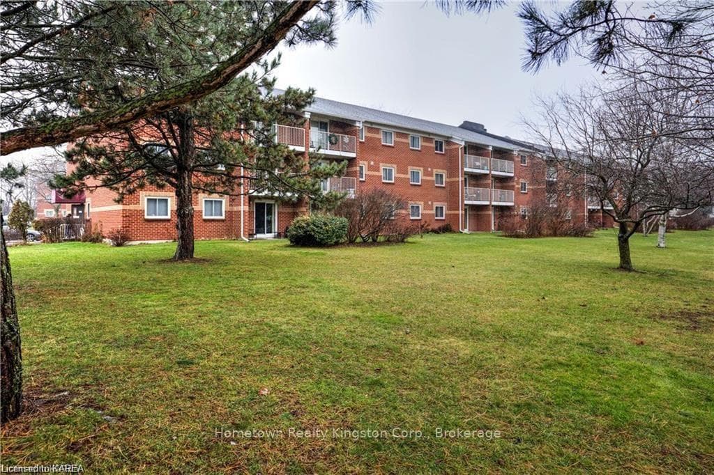 573 ARMSTRONG Road Unit 107 photo 21