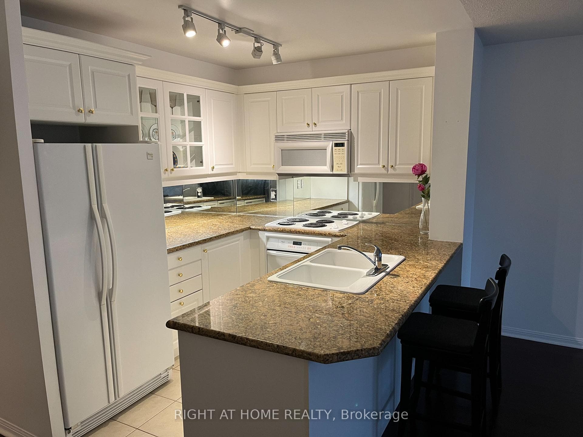 3130 Yonge Street Unit PH1 photo 9