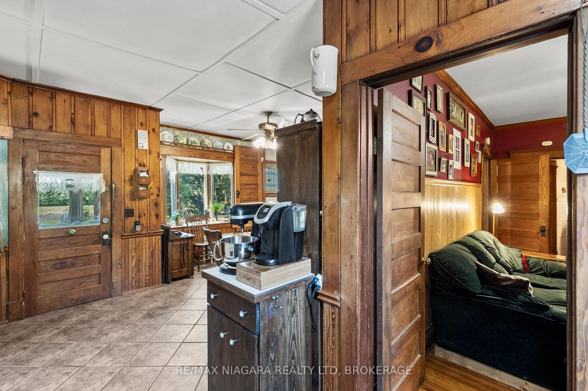 3362 Montrose Road photo 18