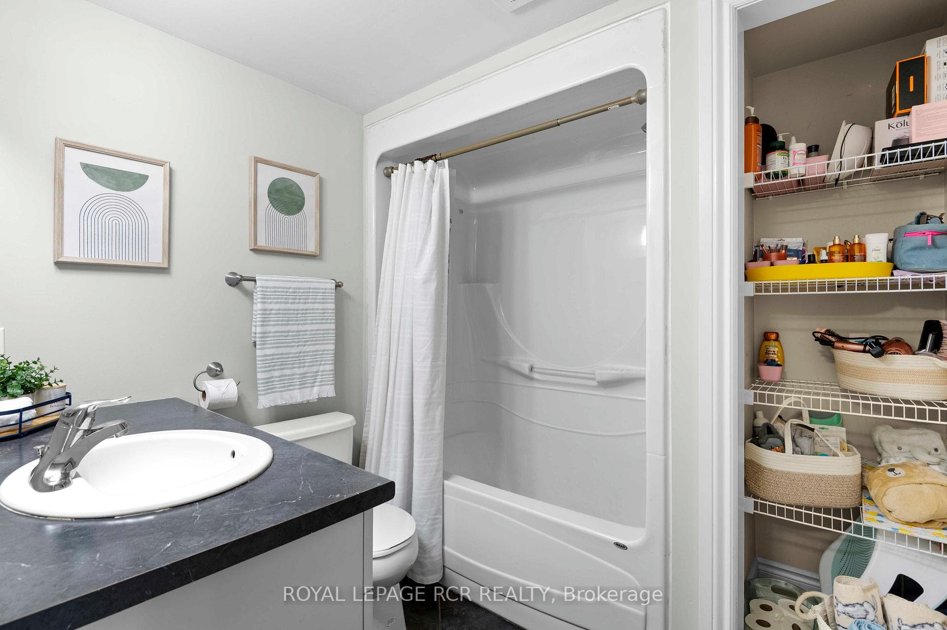 4 piece bathroom with storage