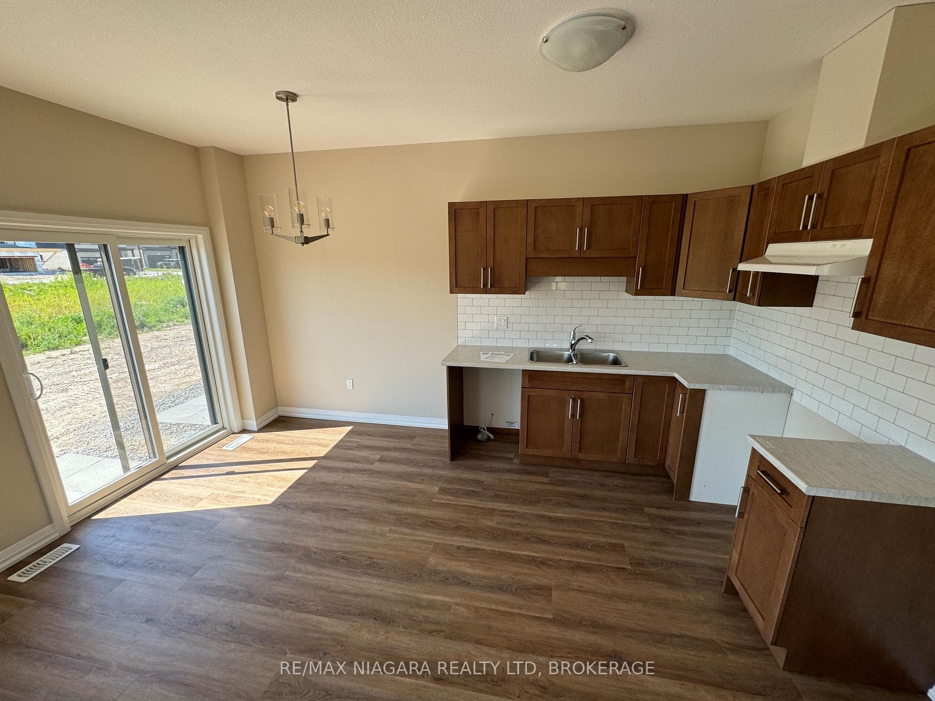 7401 Marvel Drive photo 16