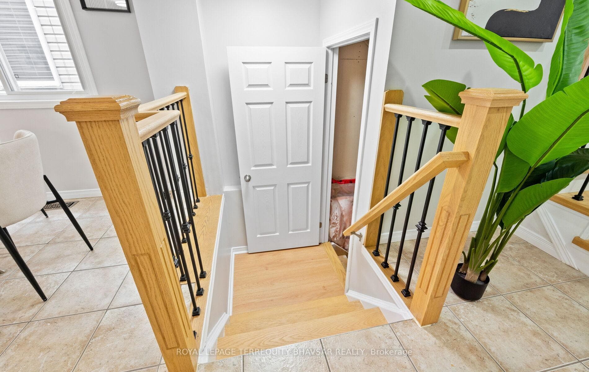 111 Parkvale Drive photo 40