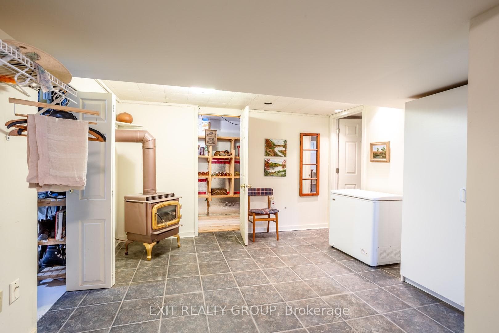6 Frink Avenue photo 27