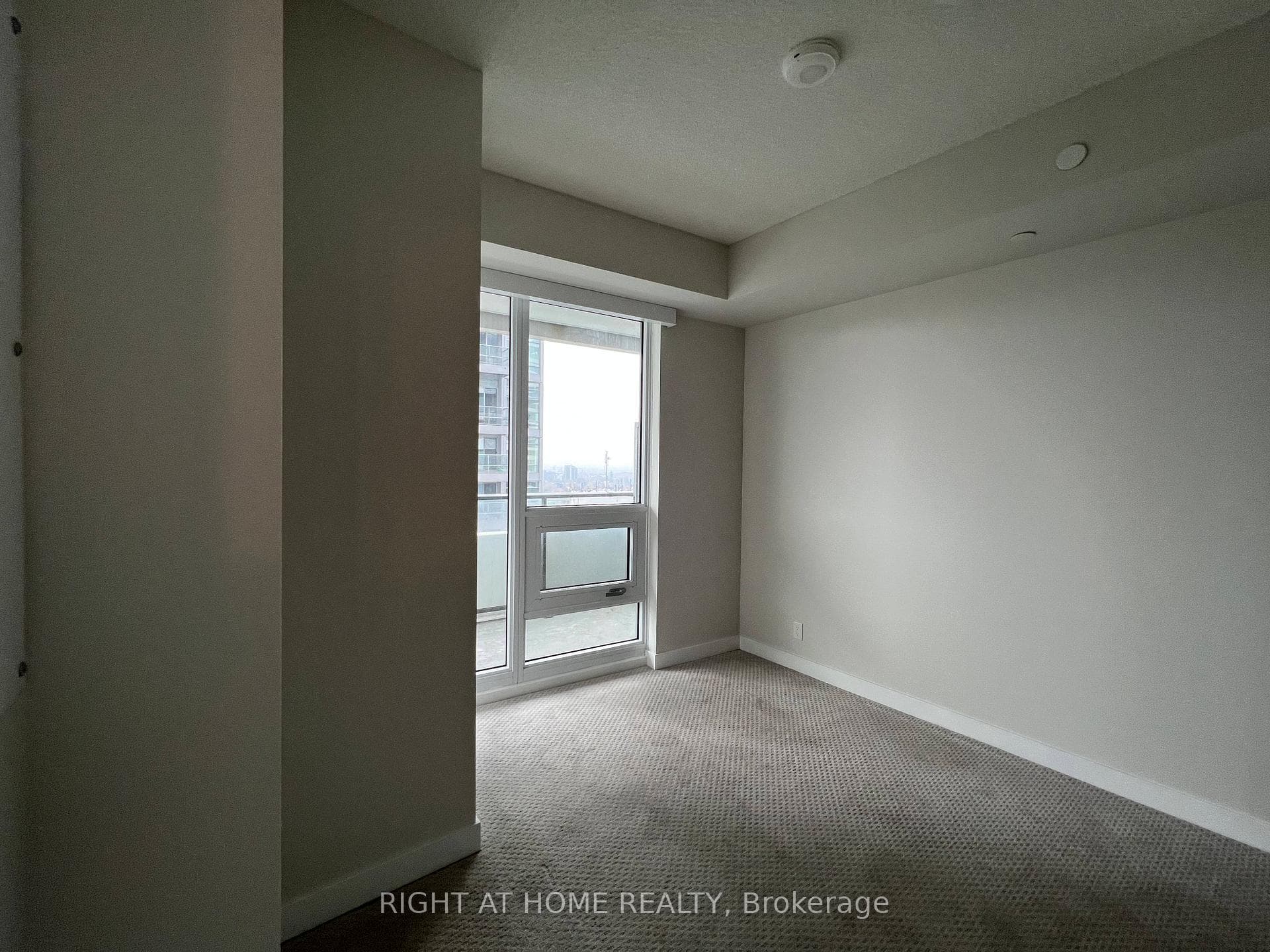 2221 Yonge Street Unit 2505 photo 9