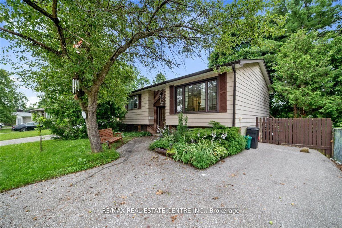 27 Bernick Drive photo 1