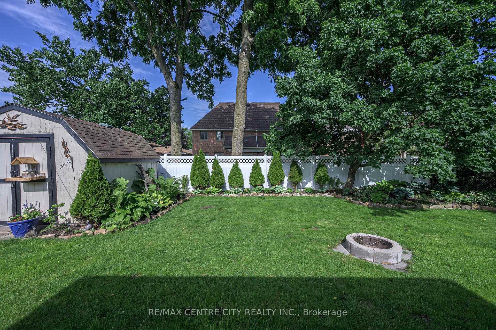 15 Cavanaugh Crescent photo 8