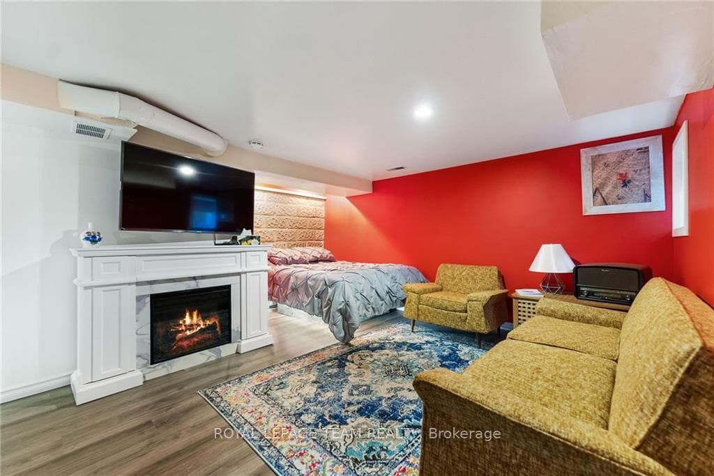 184 AUGSBURG Road photo 18