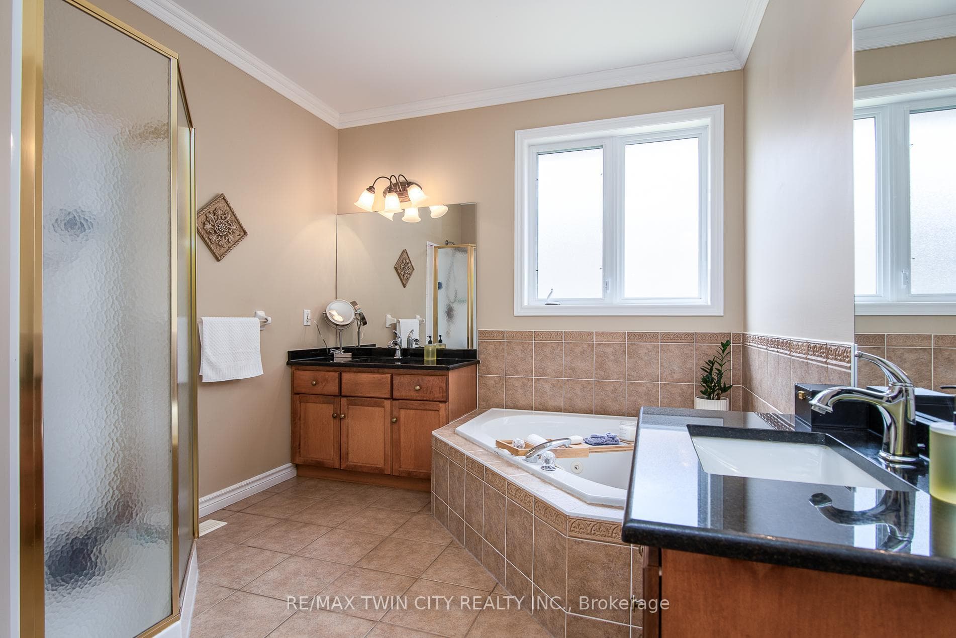 85 Laschinger Boulevard photo 21