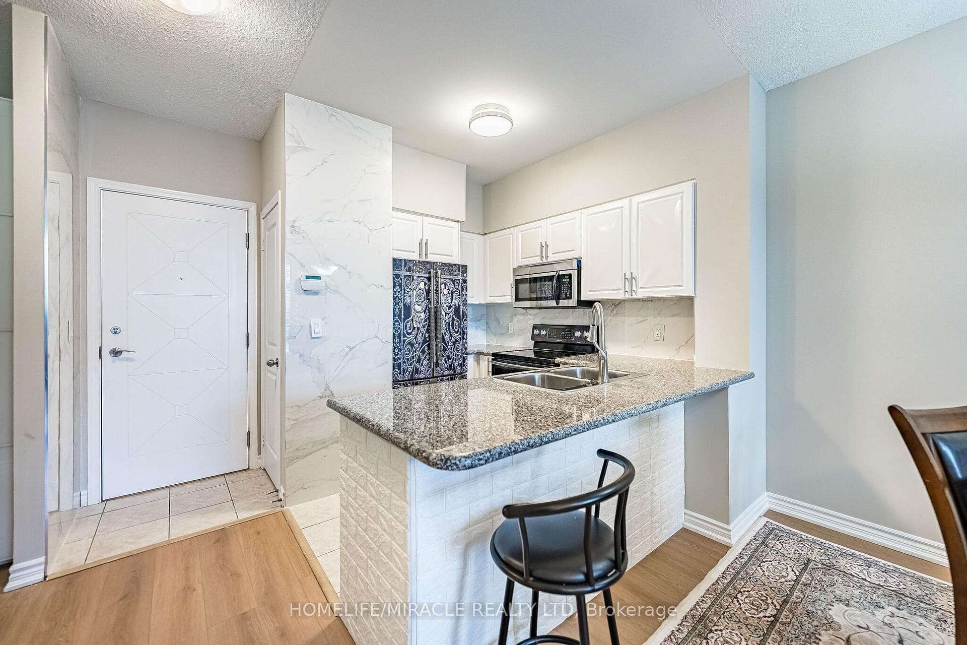 18 Harding Boulevard Unit 121 photo 11