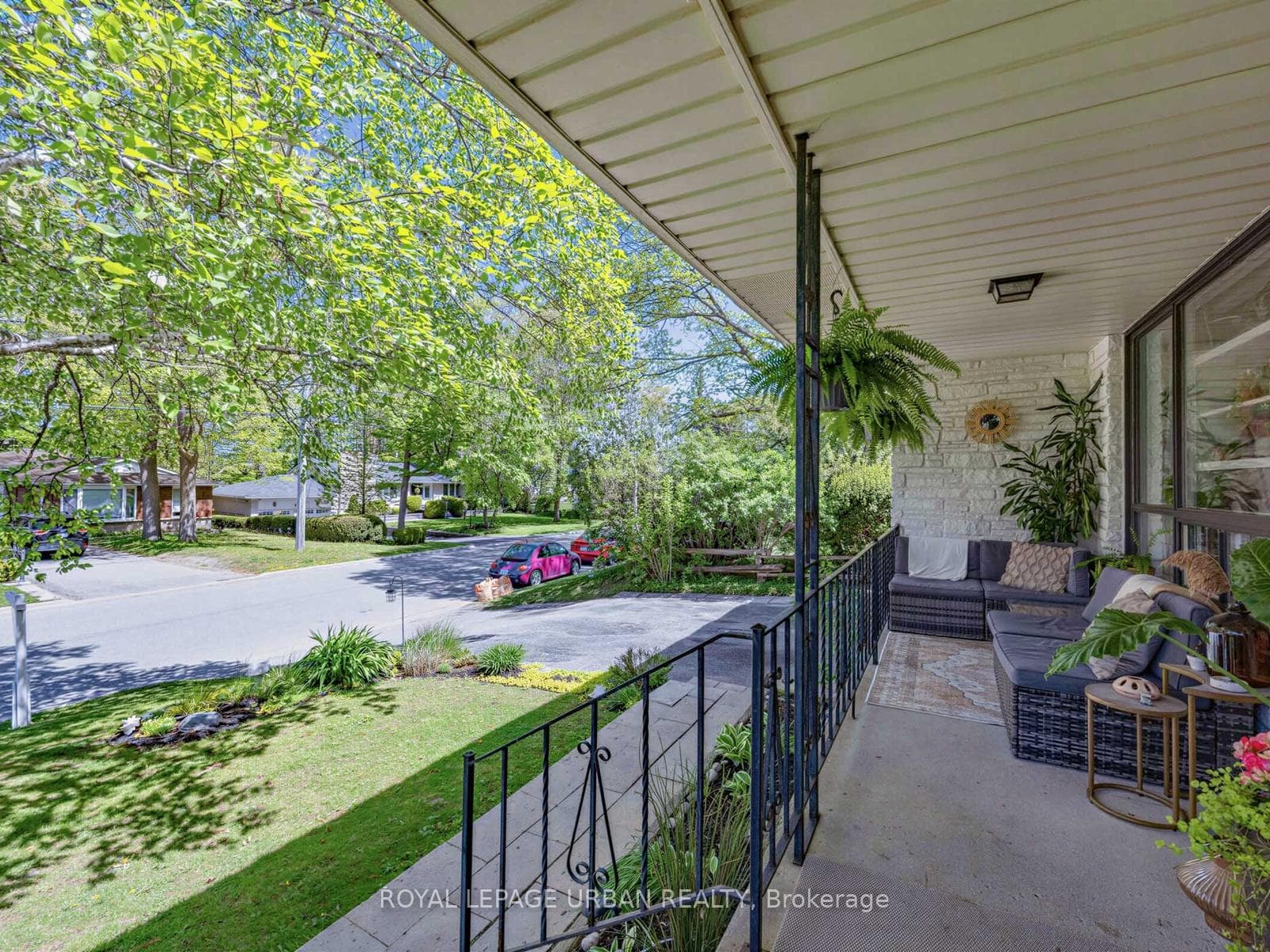 95 Oakridge Drive photo 2