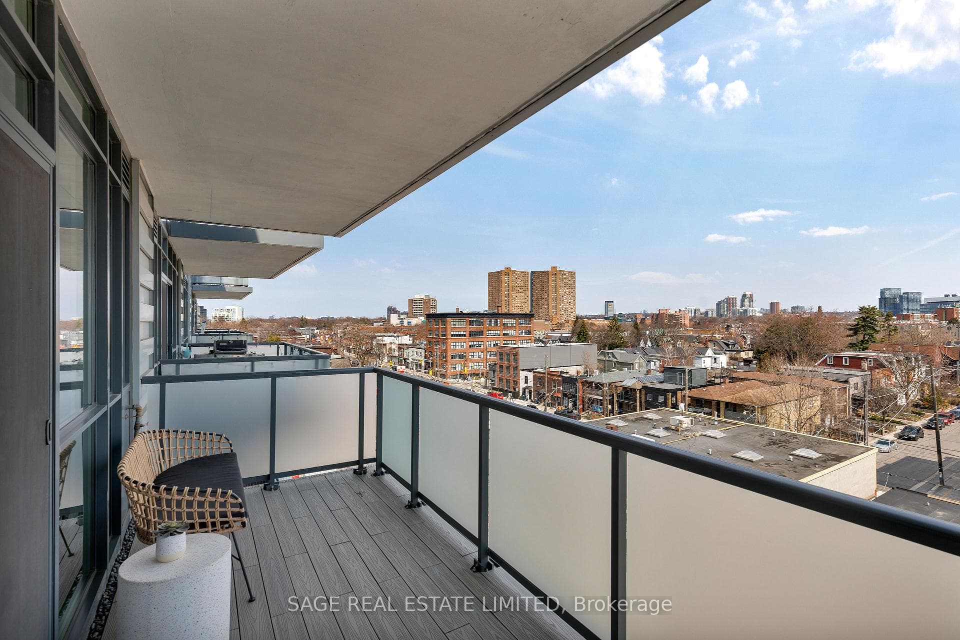 36 Howard Park Avenue Unit 707 photo 14
