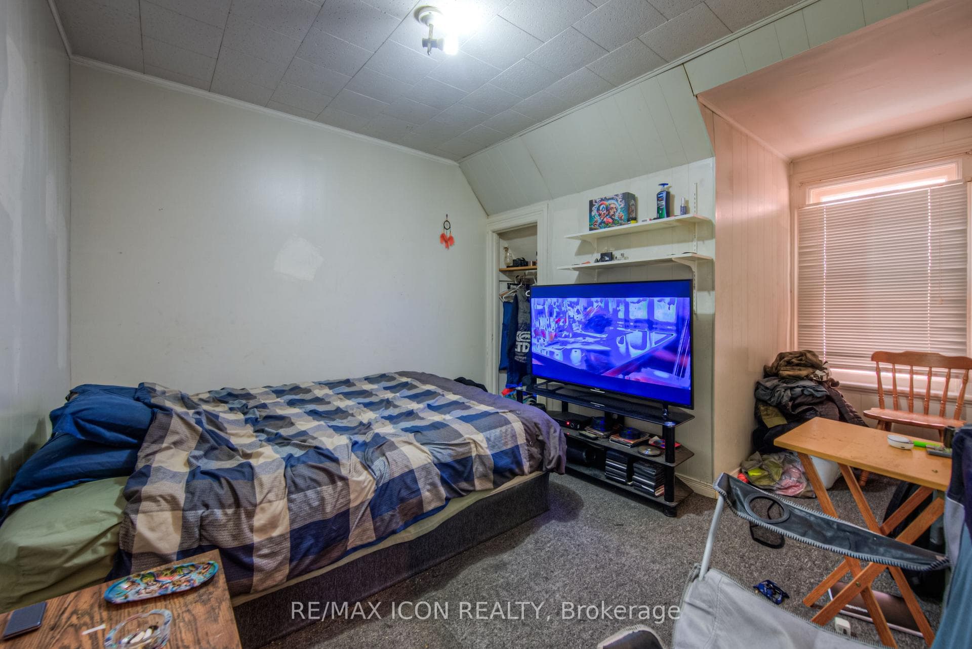 524 Colborne Street photo 35