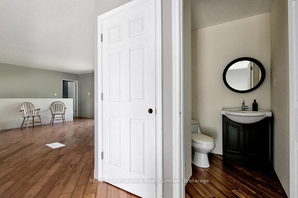 98 George Street photo 19