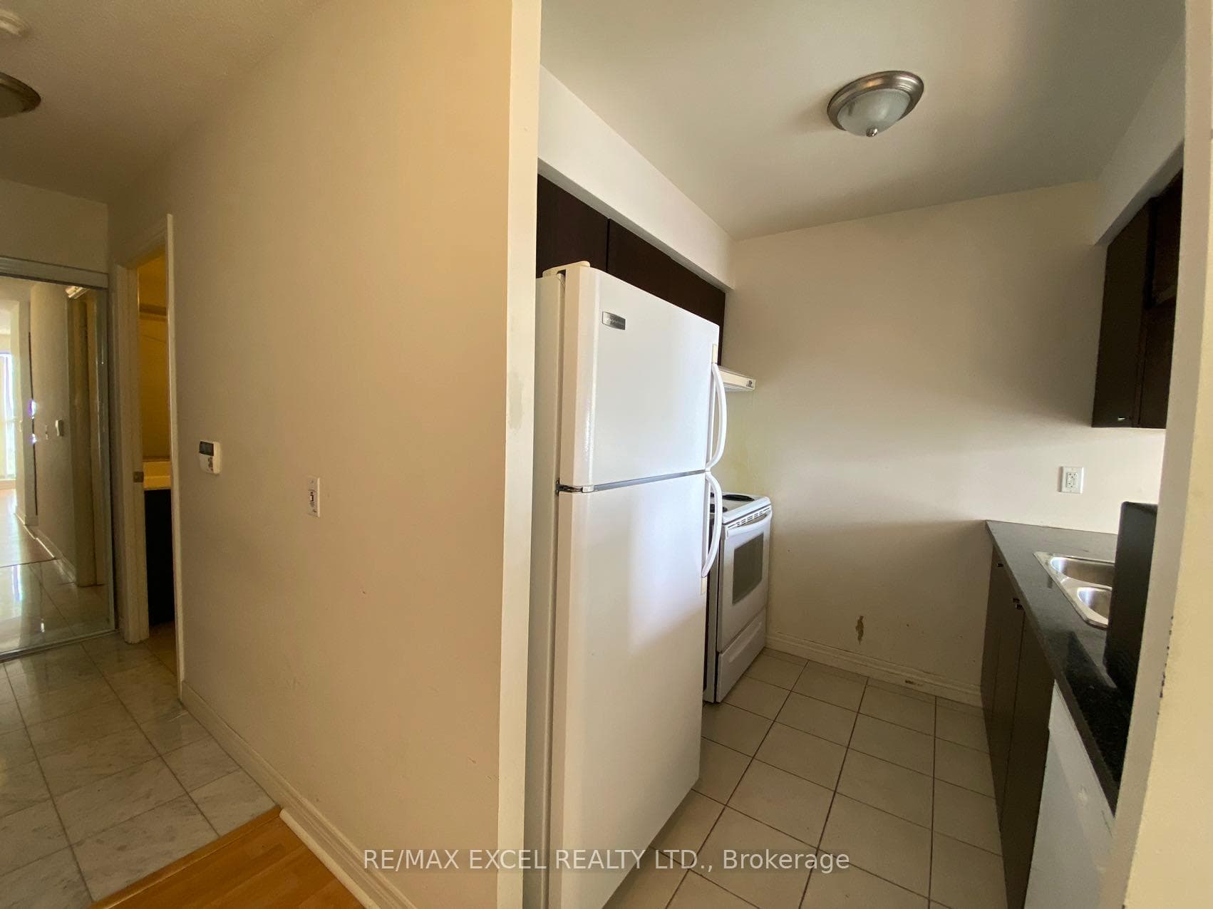 70 Town Centre Court Unit 2807 photo 6