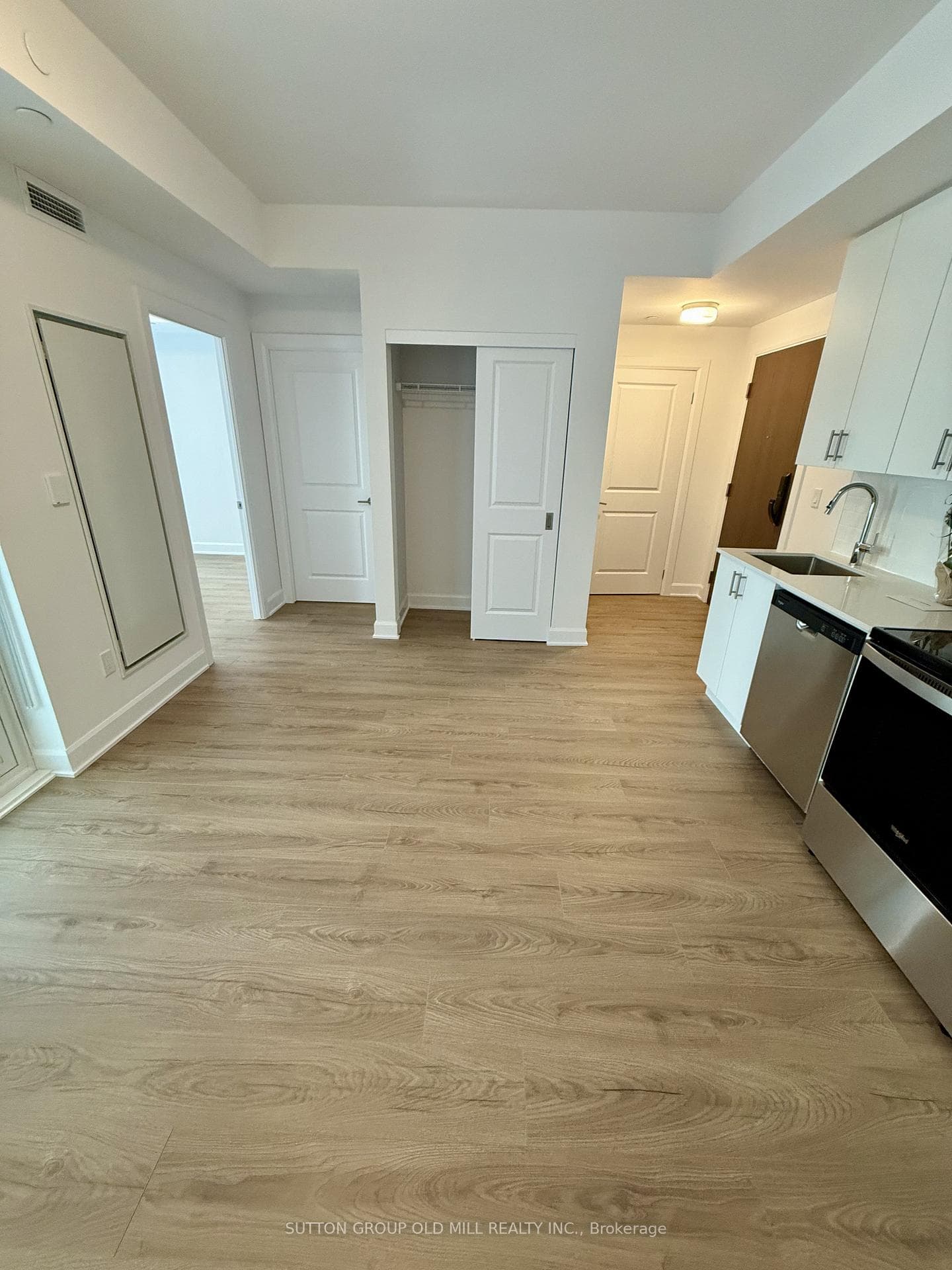 3240 William Coltson Avenue Unit 406 photo 5