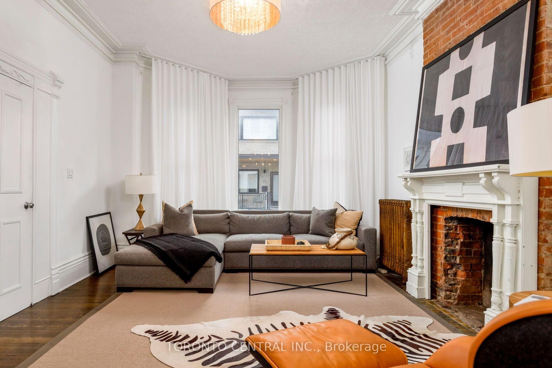 24 Manning Avenue photo 5