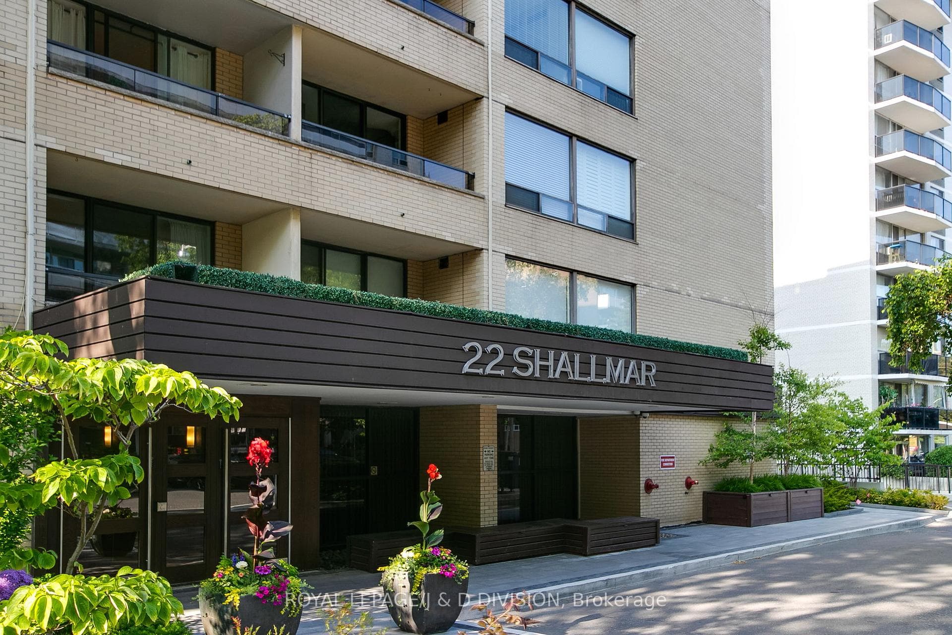 22 Shallmar Boulevard Unit 704 photo 1