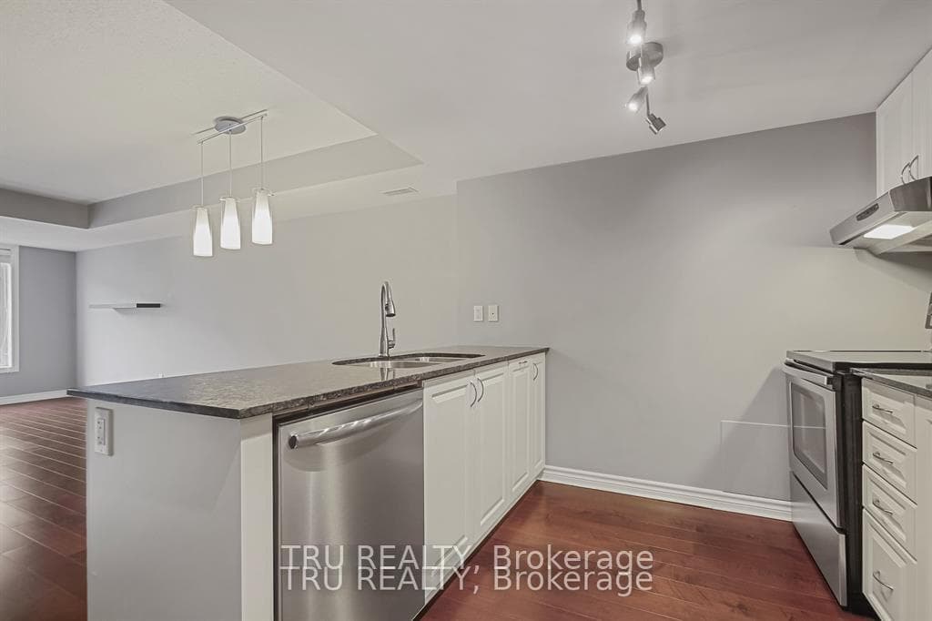 122 Lindenshade Drive Unit 19 photo 10