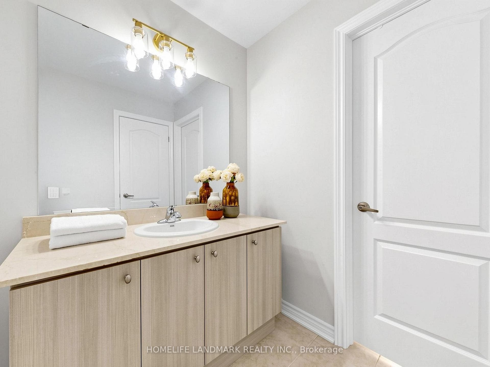 2046 Webster Boulevard photo 44