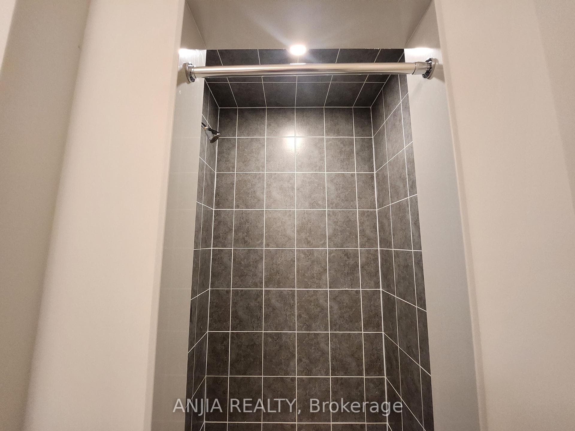 104 Credit Lane photo 29