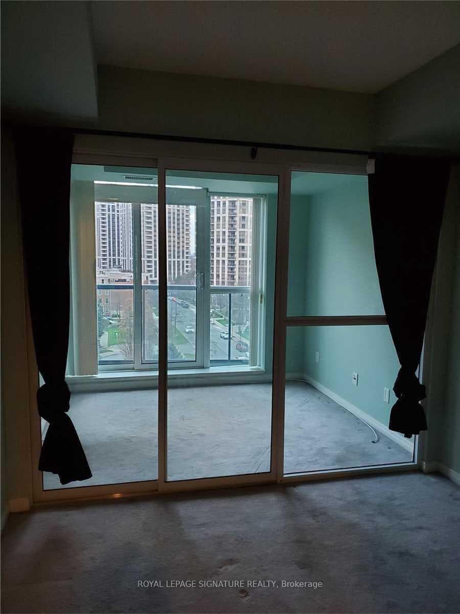 30 Harrison Garden Boulevard Unit 812 photo 12