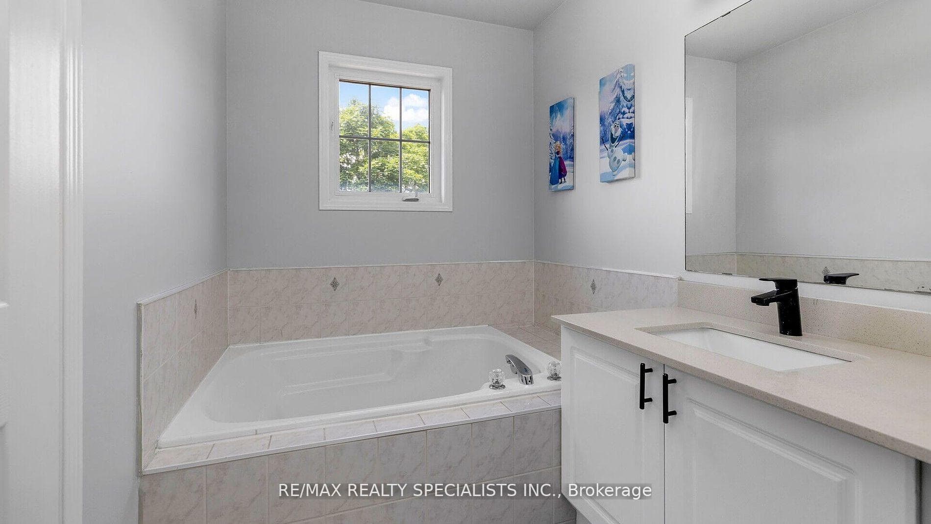 48 Ridgefield Court photo 19
