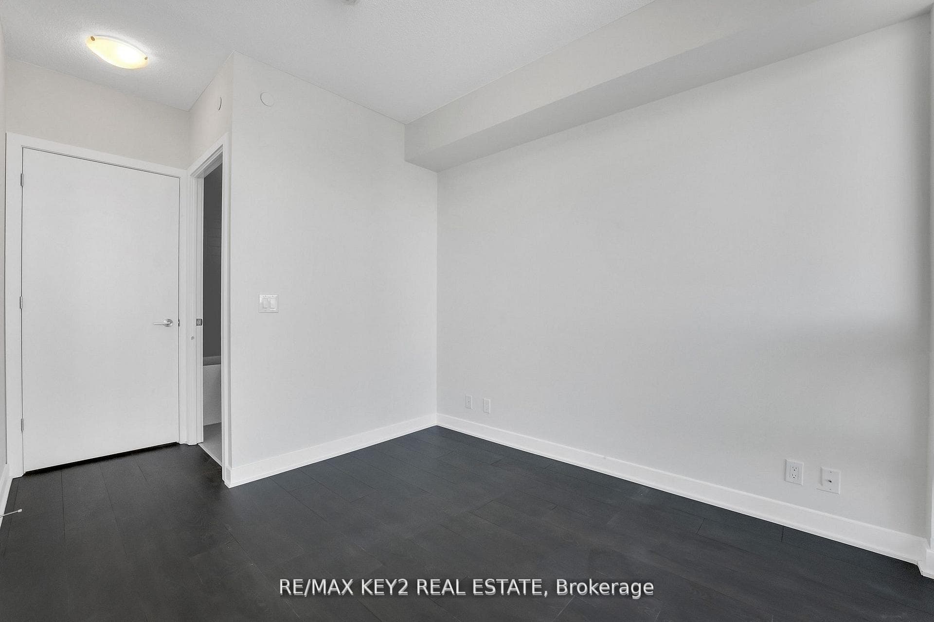 2221 Yonge Street Unit 3402 photo 13