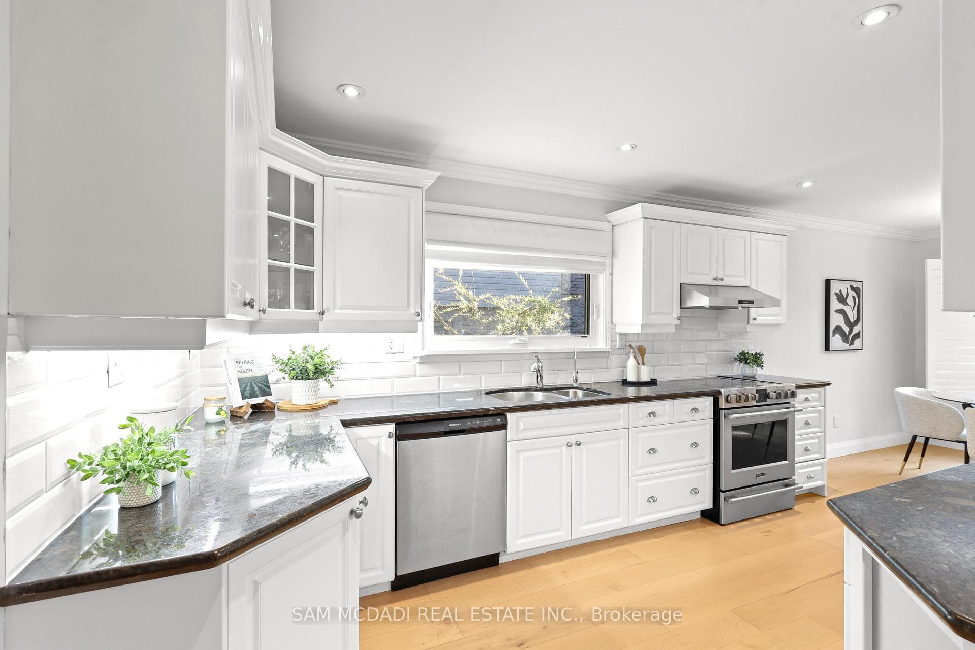 38 Kenninghall Boulevard photo 11